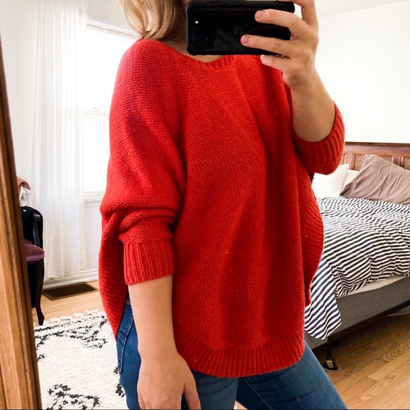 Guinevere Curved edge oversized sweater in Orange - Picture 4 of 10